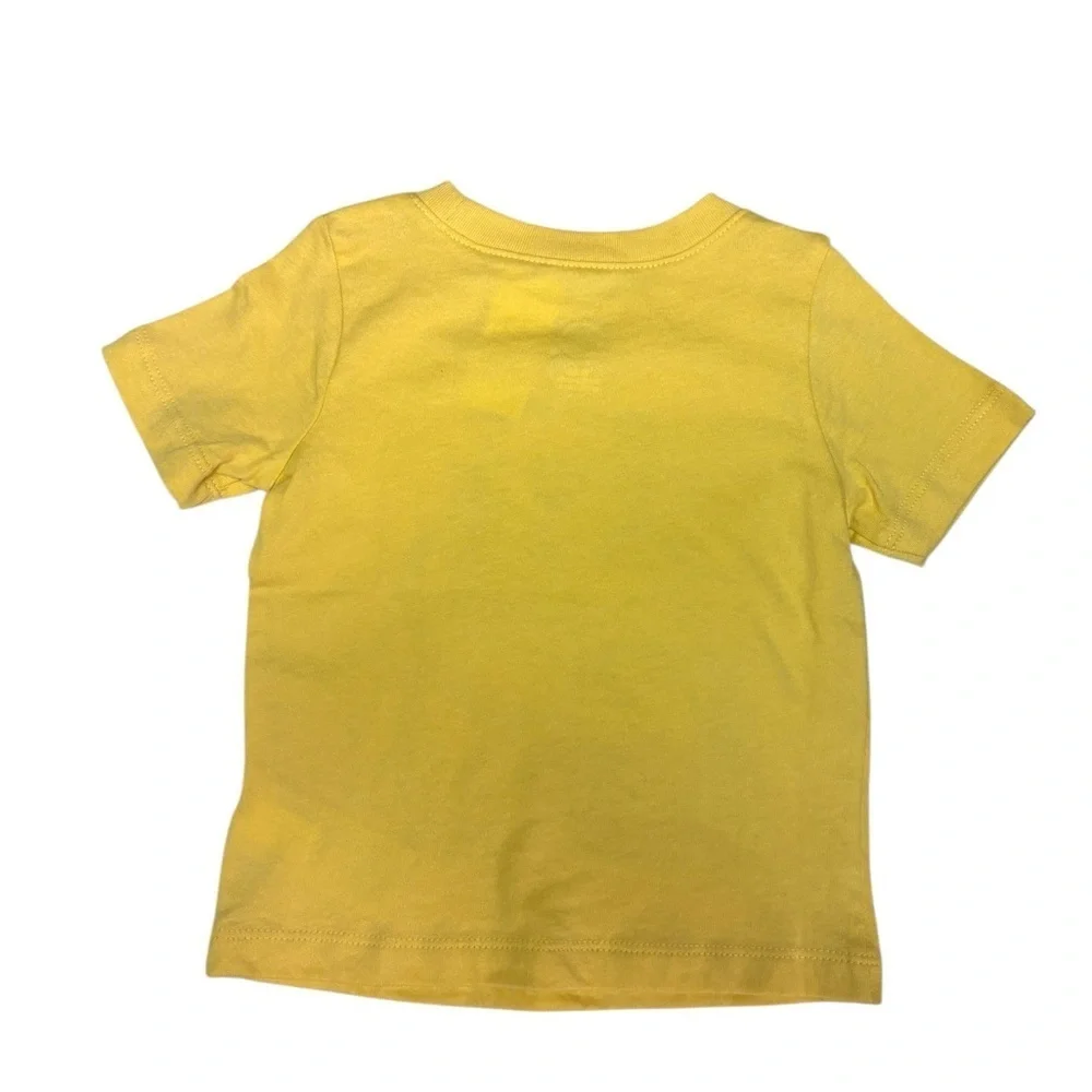 Bundle of 3x12-18mo GAP SS w graphics. Excellent cndtn. 15% off w 2+ bundle.